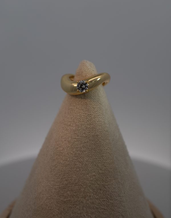 WAVE DOME STONE RING
