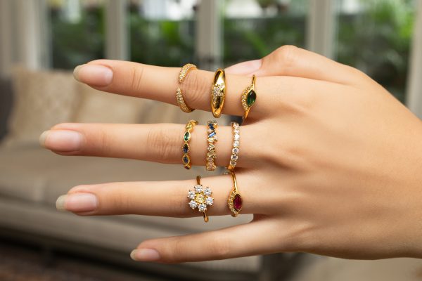 SPARKLING DAISY RING
