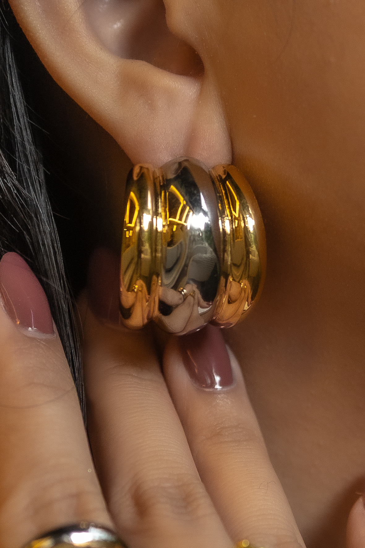 LAYERED TWO TONE RIBBED EARRINGS - Image 3
