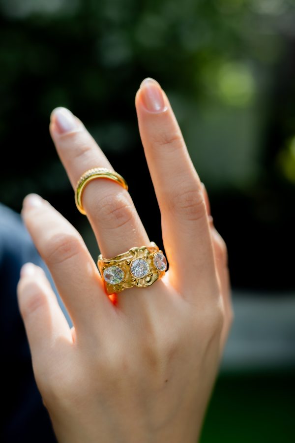 SPARKLY WAVE RING