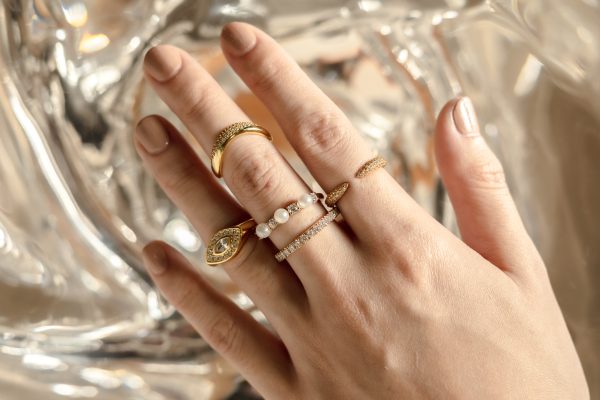 SPARKLY WAVE RING