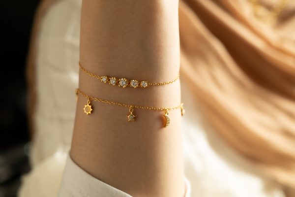 GRADUATED BEZEL CHAIN BRACELET