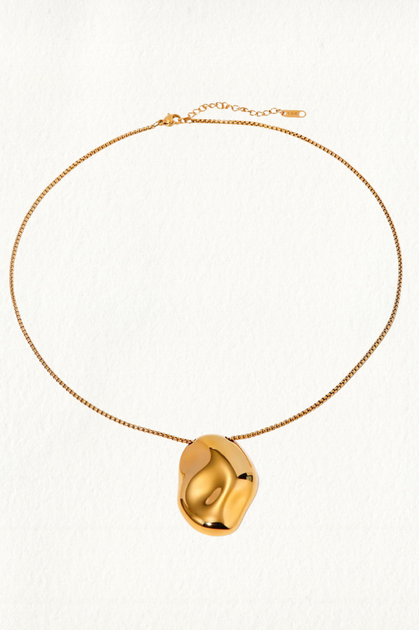 CURVING LIQUID GOLDEN CHAIN NECKLACE
