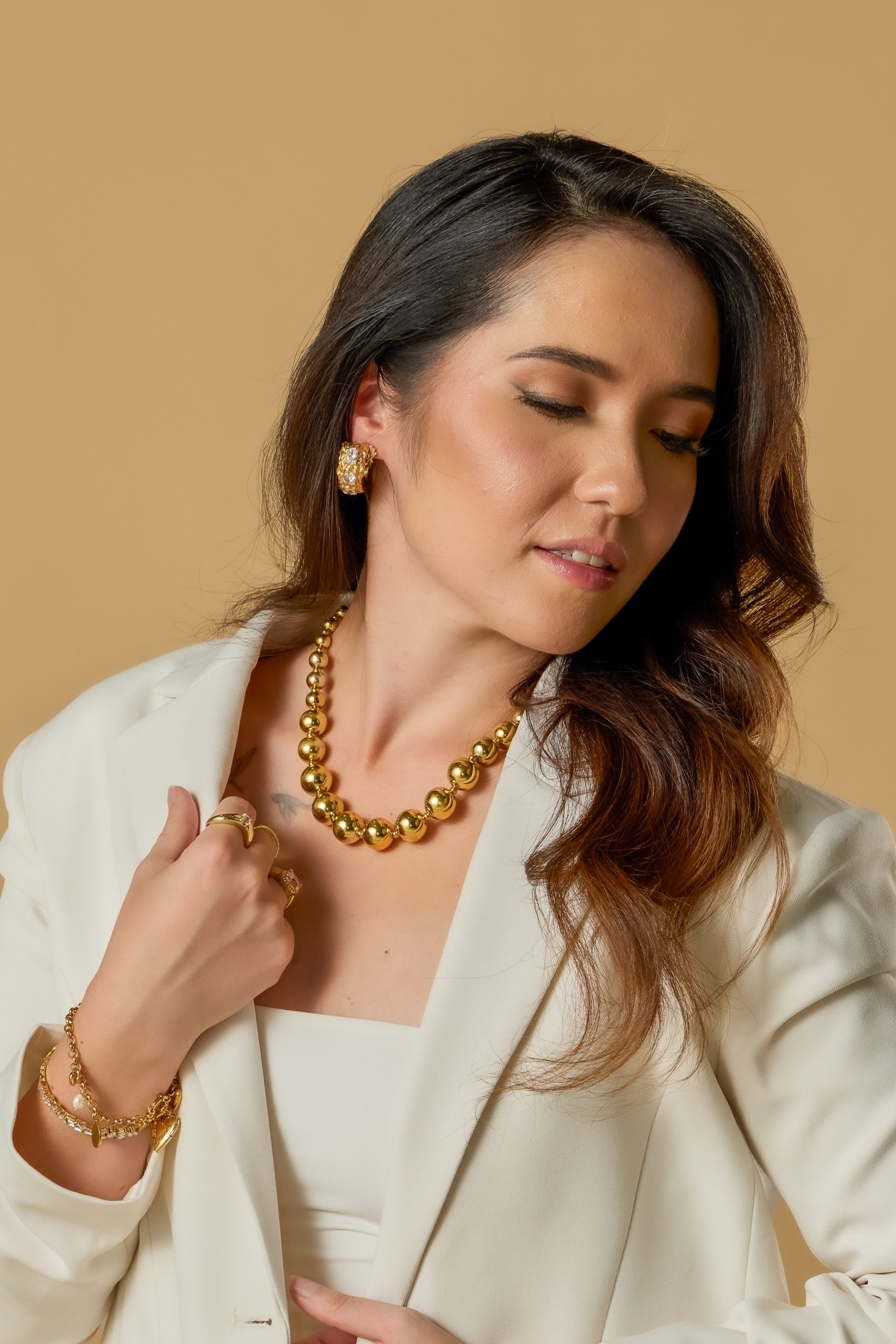 GRADUATED BEAD STATEMENT NECKLACE - Image 3