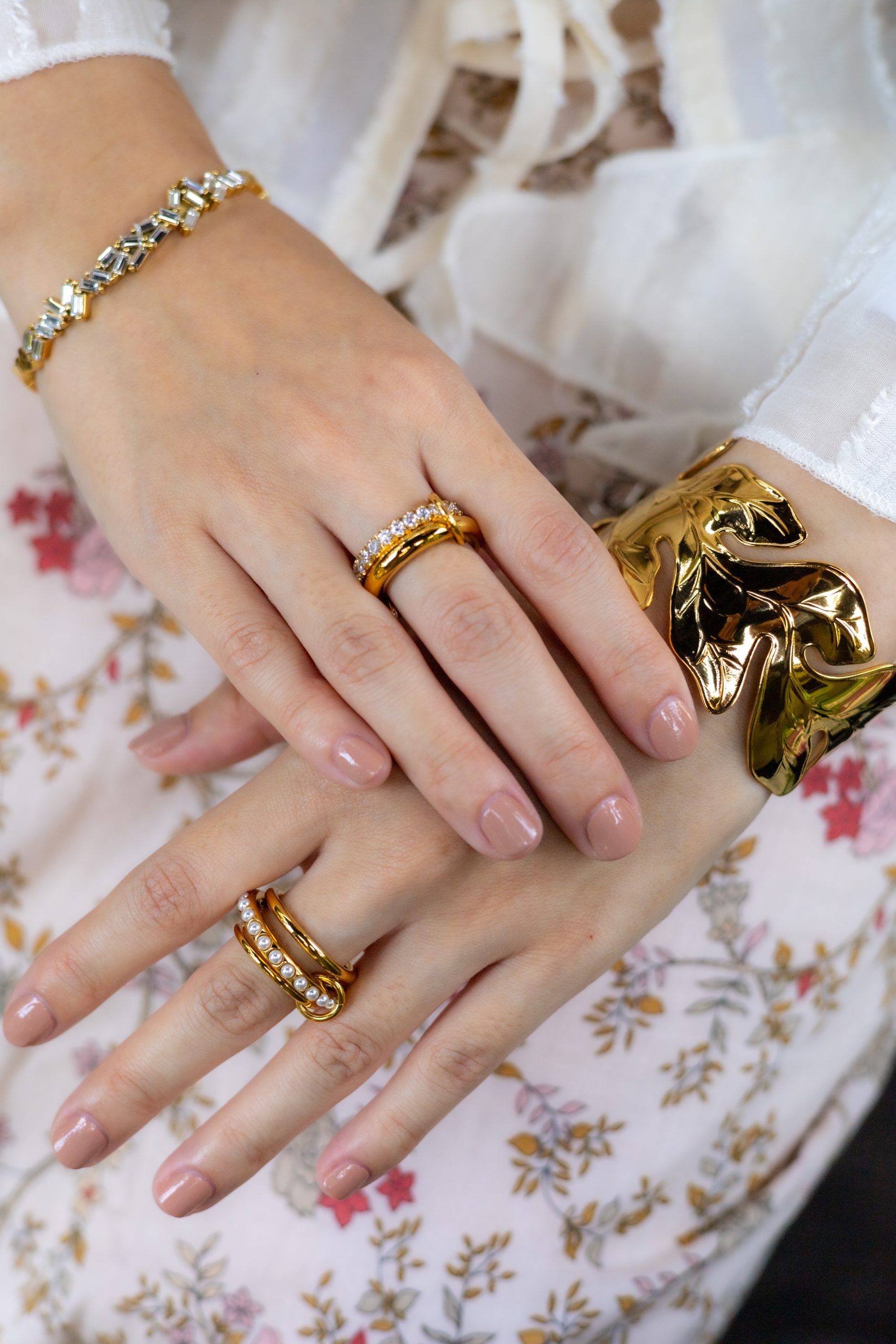 LINKED PEARL THREE BAND RING - Image 3