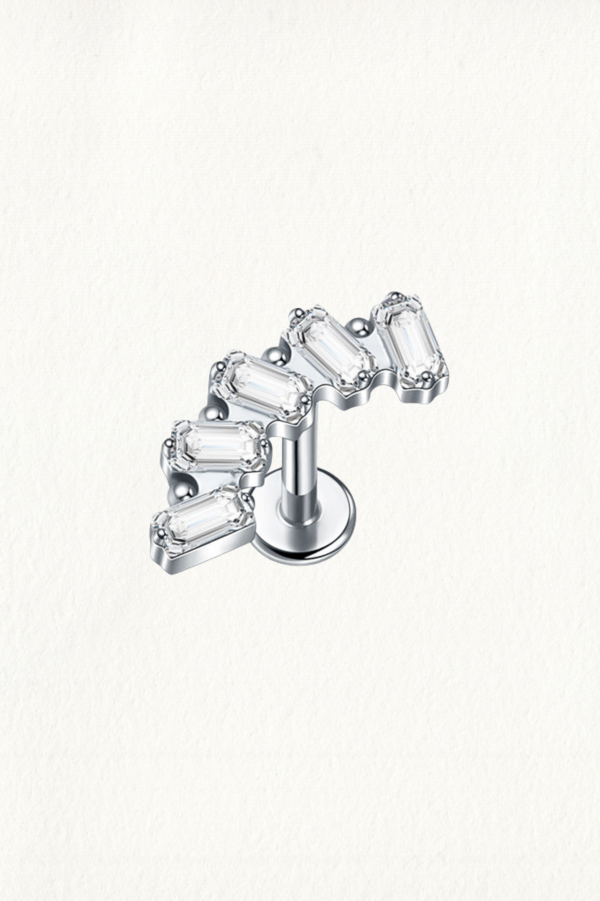 FIVE BAGUETTE CURVE THREADED STUD EARRING